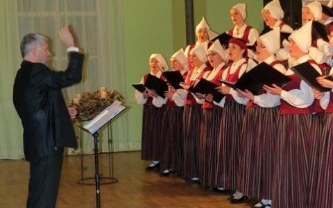 Nosvinēta kordziedāšanas simtgade Alojā Nosvinēta kordziedāšanas simtgade Alojā
