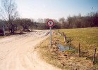 Uzstādītas svara ierobežojuma zīmes pašvaldības grants un bezseguma autoceļiem