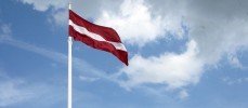 Aicina XXVI Vispārējo latviešu Dziesmu un XVI Deju svētku atklāšanās dienā, 1.jūlijā, pacelt valsts karogu Aicina XXVI Vispārējo latviešu Dziesmu un XVI Deju svētku atklāšanās dienā, 1.jūlijā, pacelt valsts karogu