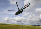 27.augustā Ozolmuižā militāro mācību ietvaros vairākas reizes pacelsies un nolaidīsies Gaisa spēku helikopters