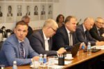 LPS un Ekonomikas ministrijas ikgadējās sarunās vienojas par atbalstu mājokļu pieejamībai