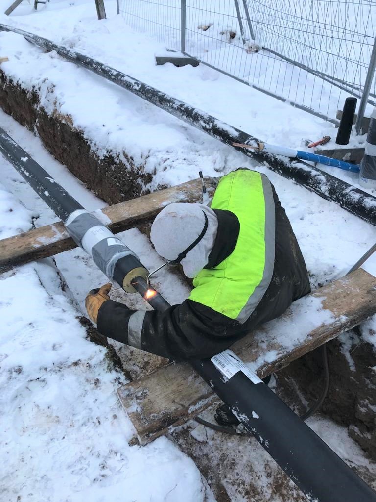 Uzsākta siltumtrašu rekonstrukcija Alojā